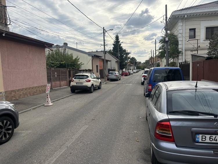 Casă cu 2 camere cu Teren 10 Mp în Eroii Revoluției