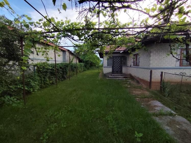 Casă individuală cu 4 camere cu Canalizare în Măgureni