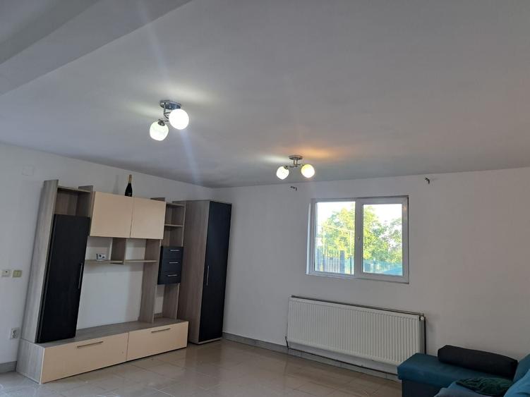 Casă cu 3 camere decomandat în Ariceștii Rahtivani