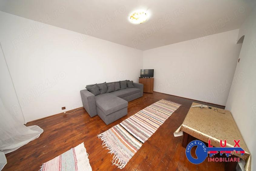 Apartament cu 3 camere decomandat în Babadag
