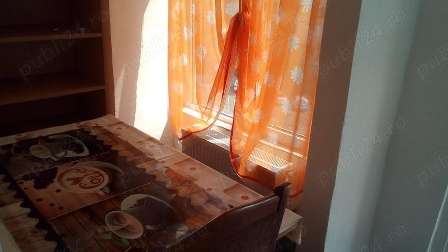 Garsonieră decomandată în Podgoria