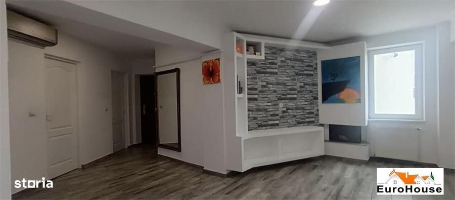Apartament cu 4 camere decomandat în Oarda