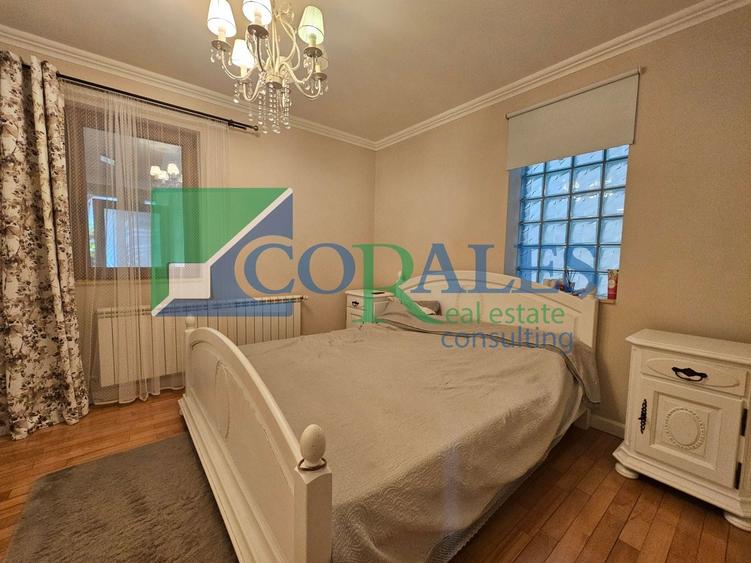 Casă individuală cu 5 camere cu Canalizare în Moșnița Veche
