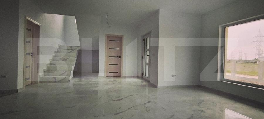 Casă individuală cu 4 camere cu Teren 700 Mp în Dumbrava