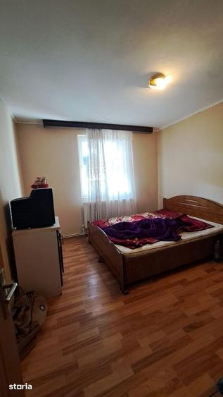 Apartament cu 3 camere decomandat în Agigea