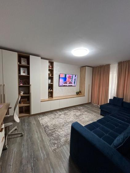 Apartament cu 3 camere decomandat în Central