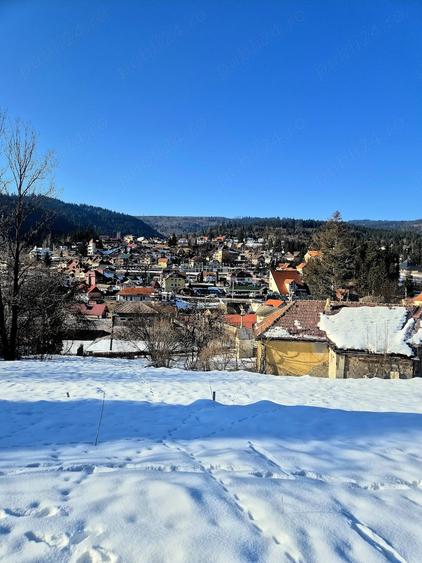 Teren de 1711 mp, în Central