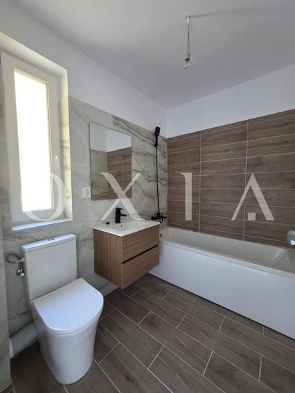 Apartament cu 3 camere semidecomandat în Giroc