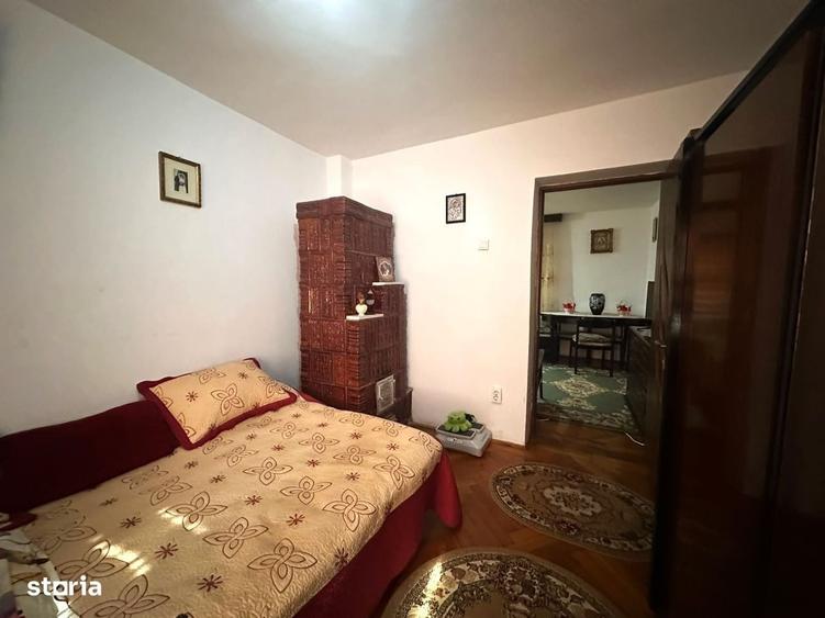 Casă cu 4 camere cu Teren 450 Mp în Central