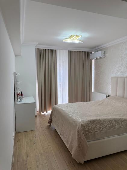 Apartament cu 4 camere decomandat în Drumul Taberei
