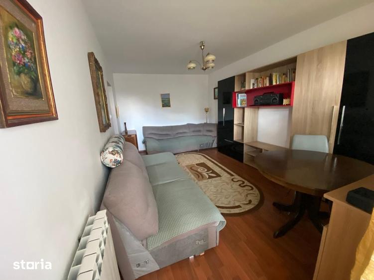 Apartament cu 2 camere decomandat în Micro 6