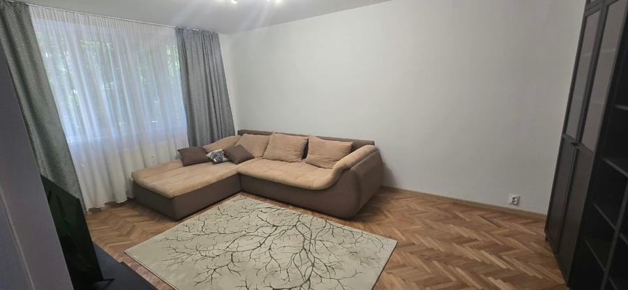 Apartament cu 2 camere decomandat, mobilat în Titan