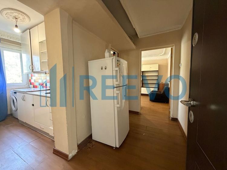 Apartament cu 2 camere nedecomandat, mobilat în Republicii