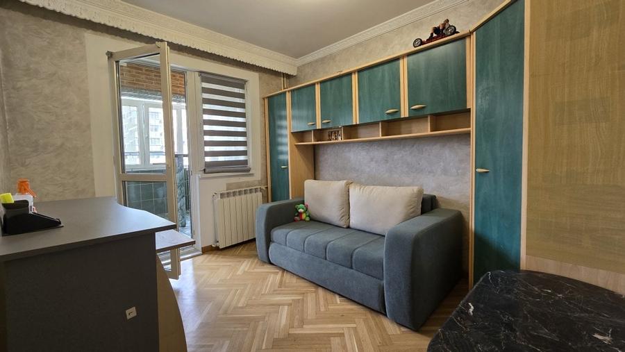 Apartament cu 3 camere decomandat, mobilat în Drumul Taberei