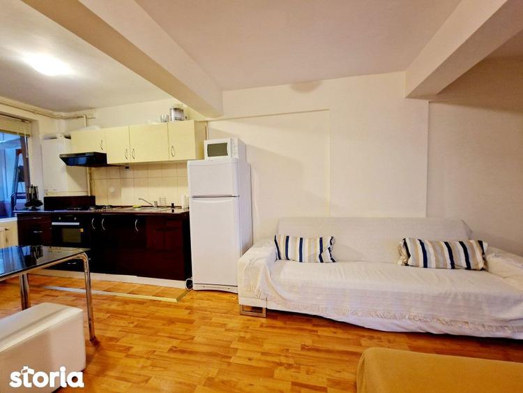 Apartament cu 3 camere semidecomandat, mobilat în Europa