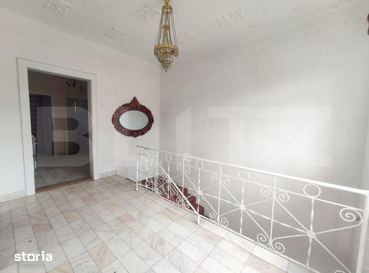 Casă cu 4 camere cu Teren 1100 Mp în Central