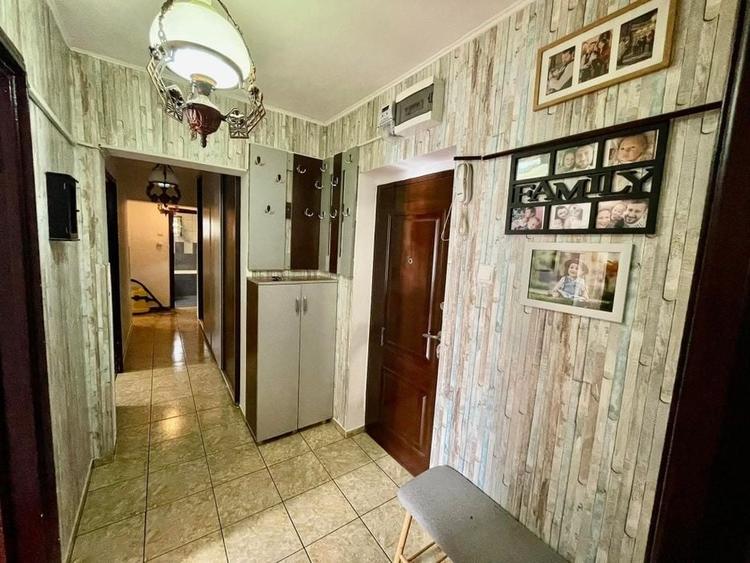 Apartament cu 3 camere decomandat, mobilat în Iancului