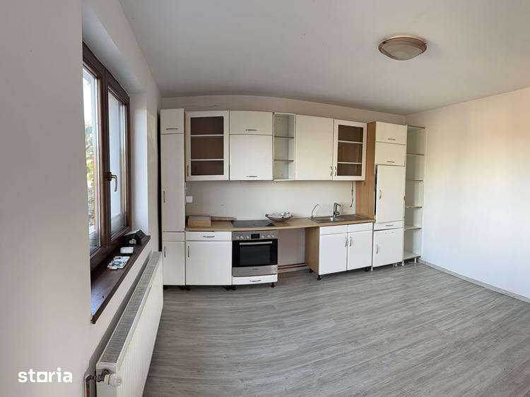Casă cu 5 camere cu Teren 500 Mp în Vasile Aaron
