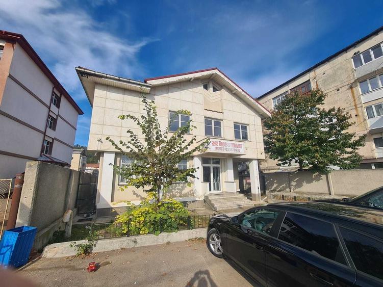 Spațiu comercial, de 308 mp, în Central