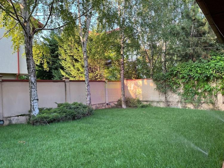 Casă individuală cu 6 camere cu Canalizare în Pipera