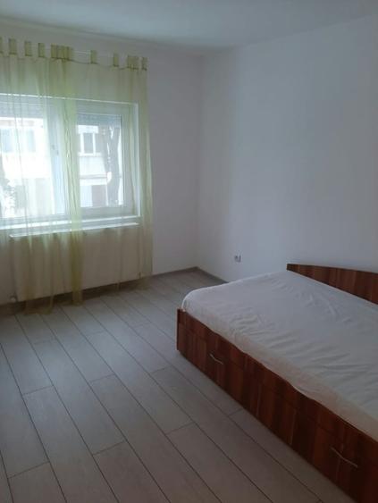 Apartament cu 3 camere decomandat în Nord
