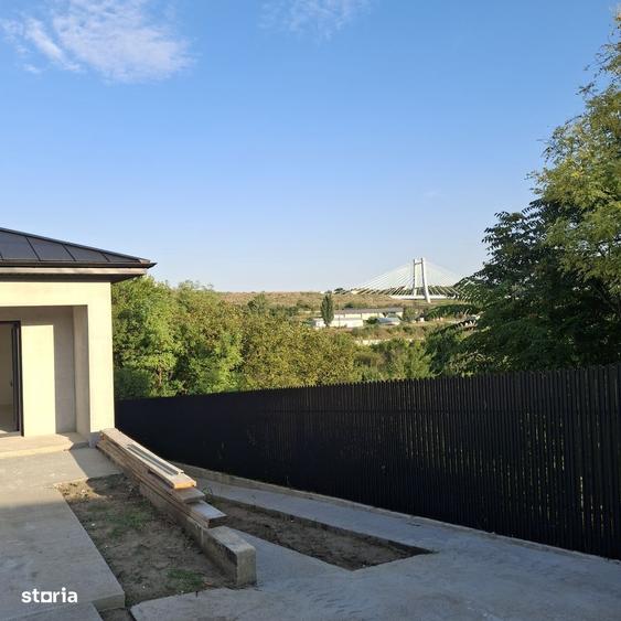 Casă cu 4 camere cu Teren 1800 Mp în Exterior Vest