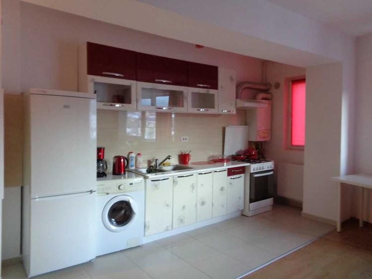 Apartament cu 2 camere semidecomandat în Răcădău