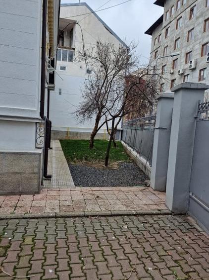 Casă individuală cu 15 camere cu Garaj în Unirii