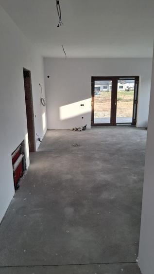 Casă cu 3 camere în Oșorhei