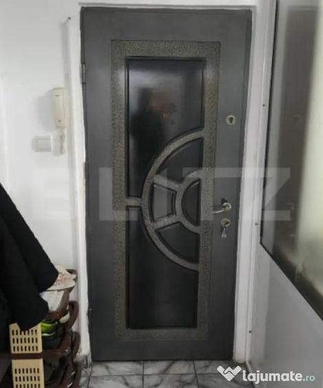 Apartament cu 4 camere decomandat în Burdujeni