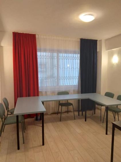 Apartament cu 4 camere decomandat în Primăverii