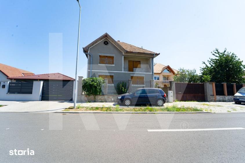 Casă cu 8 camere cu Teren 812 Mp în Central