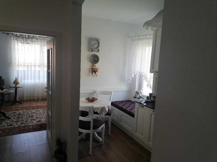 Apartament cu 3 camere decomandat în Exterior Vest