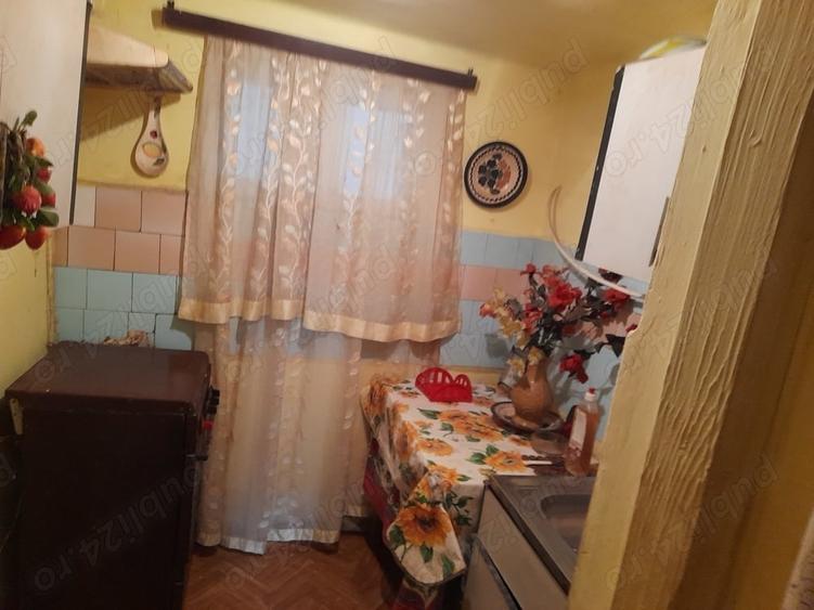 Casă cu 3 camere în Pucioasa