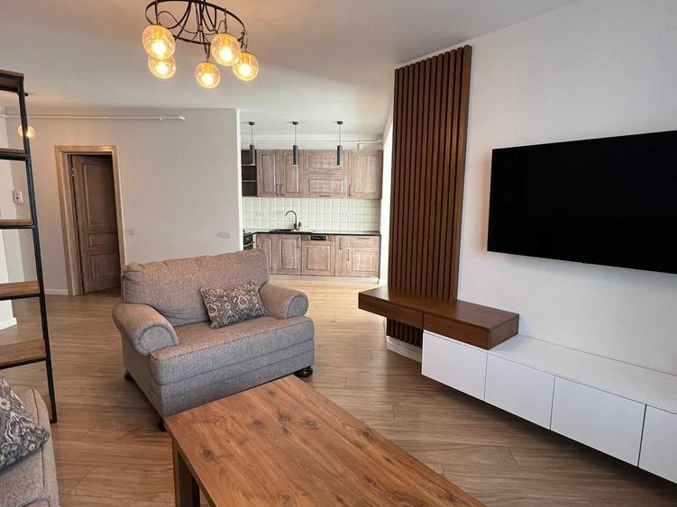 Apartament cu 3 camere decomandat în Florești