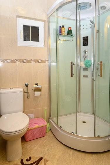Casă cu 4 camere cu Teren 3500 Mp în Hemeiuș