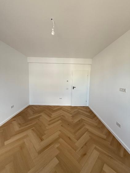 Duplex cu 5 camere cu Canalizare în Dobroești