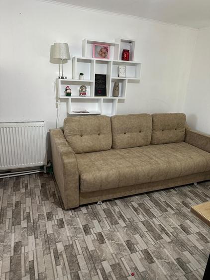 Apartament cu 3 camere decomandat în Exterior Vest