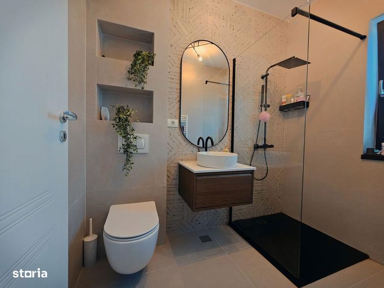 Casă cu 5 camere cu Teren 300 Mp în Corbeanca