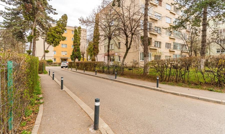 Apartament cu 3 camere semidecomandat, mobilat în Mănăștur