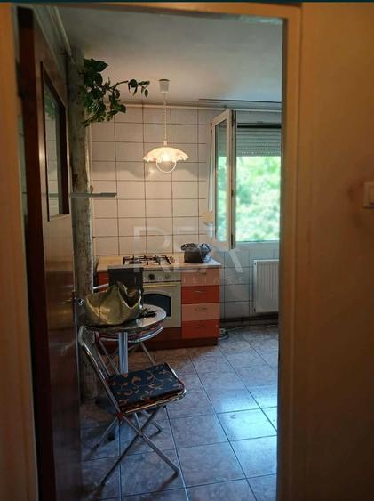 Apartament cu 2 camere decomandat, mobilat în Berceni