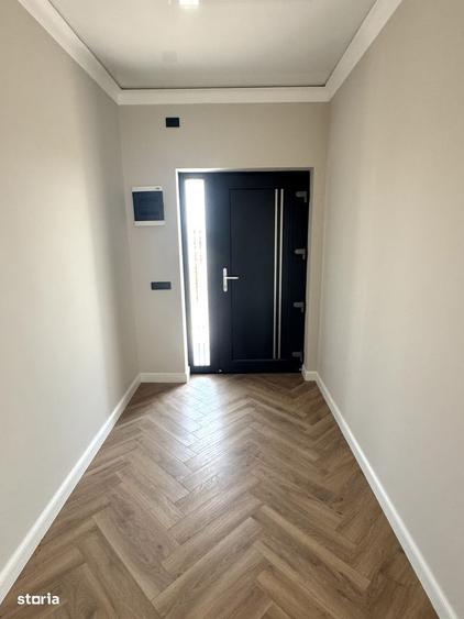 Casă cu 4 camere în Breazu