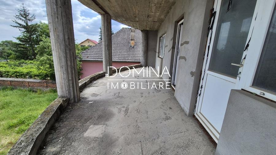 Casă individuală cu 15 camere cu Teren 1500 Mp în Bârsești