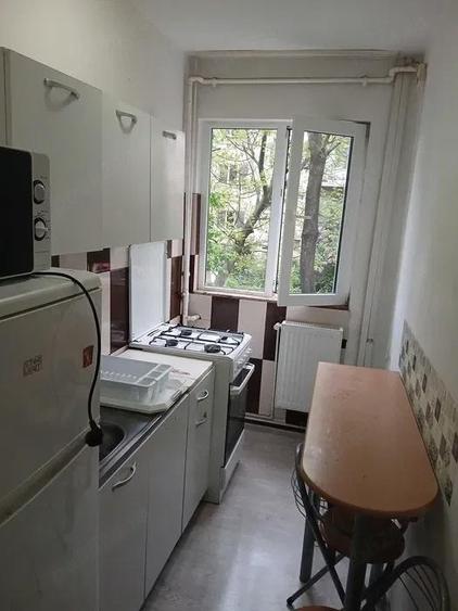 Inchiriez apartament, 2 camere. Zona: Vlaicu, Fat Frumos - Utilat cu centrala proprie. - 8