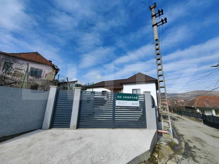 Casă cu 5 camere cu Teren 3000 Mp în Izvoarele (Livezile)