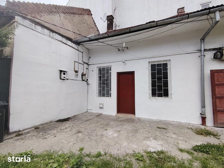 Spațiu comercial, de 30 mp, în Central