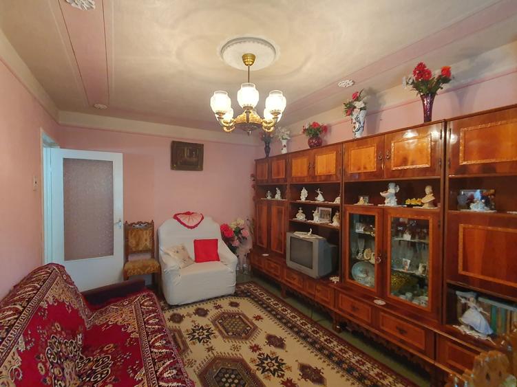 Apartament cu 3 camere decomandat în Aurel Vlaicu