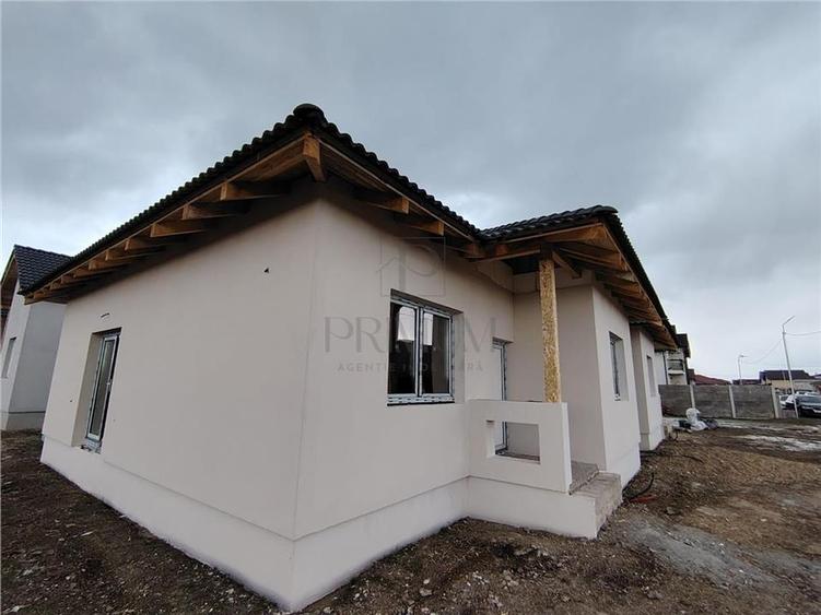 Duplex cu 3 camere cu Canalizare în Moșnița Nouă