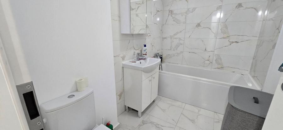 Apartament cu 3 camere decomandat în Sud-Vest