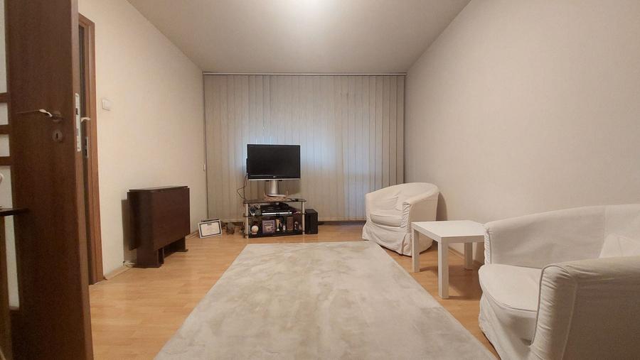 Apartament cu 2 camere decomandat, mobilat în Titan
